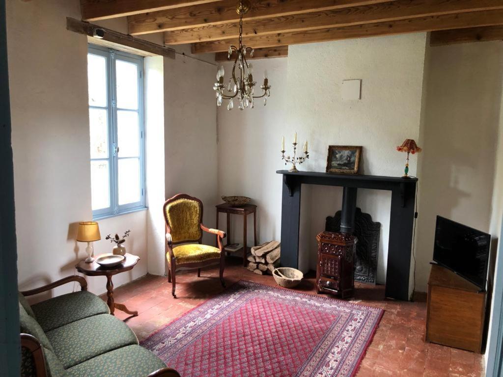 Villa Le Tarde - Crecerelle à Saint-Désiré Extérieur photo