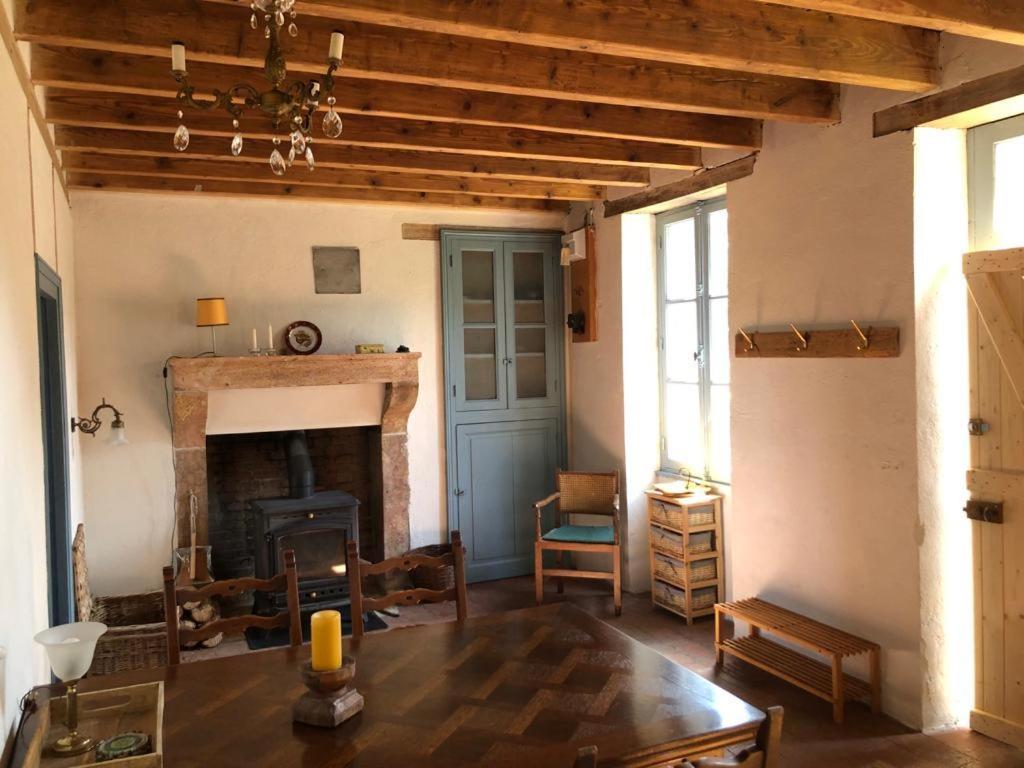 Villa Le Tarde - Crecerelle à Saint-Désiré Extérieur photo